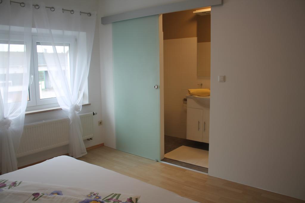 Appartements-Steinkirchner Straubing Zimmer foto