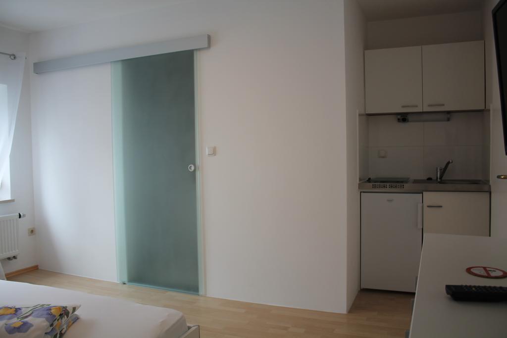 Appartements-Steinkirchner Straubing Zimmer foto